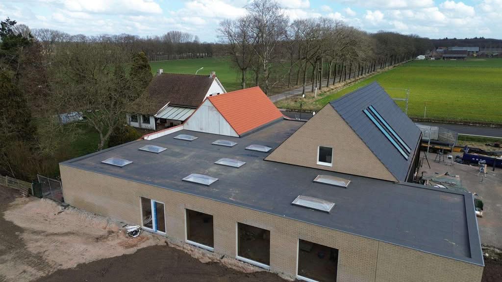 Alphator EPDM laten leggen door Johny Kril Construct